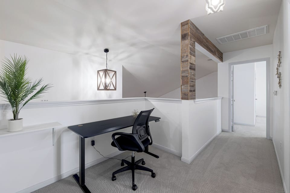 Stay productive from this dedicated office area, ideal for video calls, project planning, paperwork or remote work. A valuable feature for traveling professionals, construction teams and corporate relocation guests on extended stays in Kyle, TX.