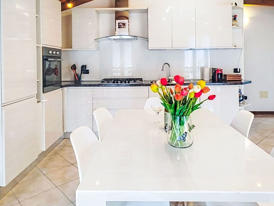 Furniture, Interior Design, Kitchen, Flooring, Countertop, Wood, Kitchen Appliance, Home, Ceiling, Floor