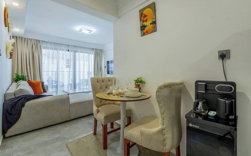 Apartment, 1 Bedroom, Accessible | Living room