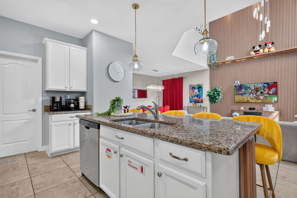 Fully-equipped kitchen