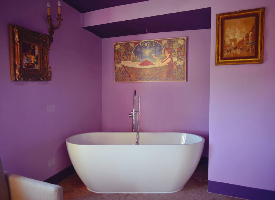 Luxury Double Room, 1 King Bed, Private Bathroom, Garden View | Bathroom | Separate tub and shower, free toiletries, hair dryer, towels