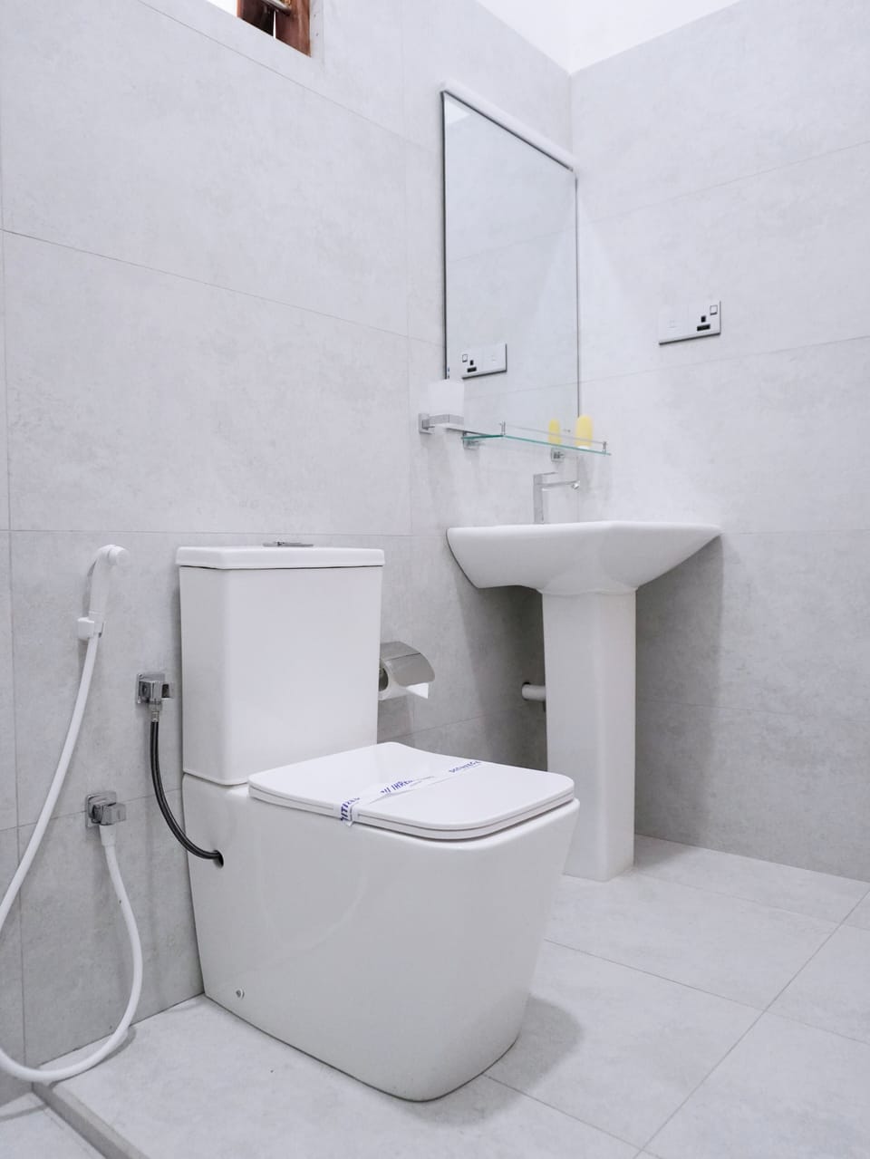 Superior Double or Twin Room, Balcony, Garden View | Bathroom | Shower, rainfall showerhead, toilet paper