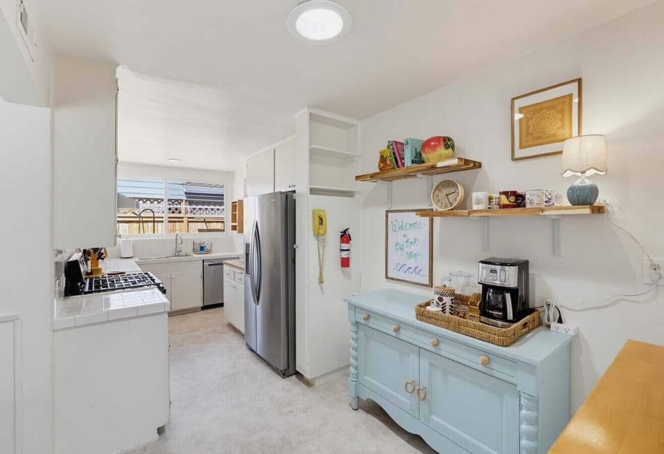 Kitchen with coffee bar