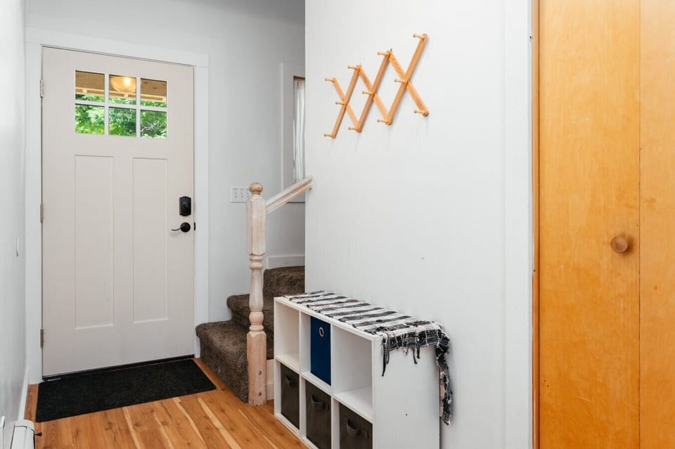 Step right inside your peaceful and welcoming vacation getaway! 🚪keys🏡✨