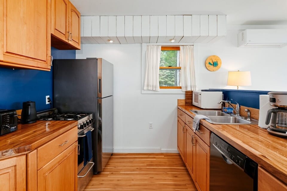 Whip up your favorite recipes using this clean, modern stove setup. 🍳🔥✨