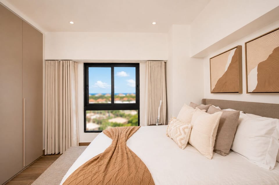 Secondary bedroom