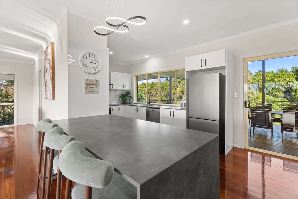 Full kitchen