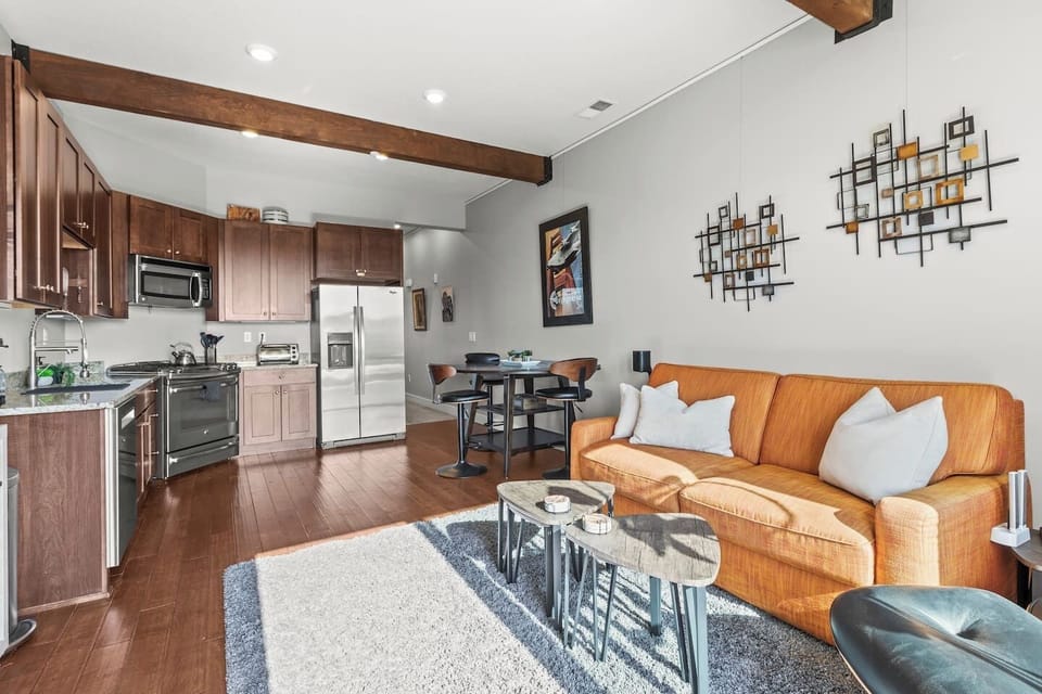 Eat in Kitchen with open concept family room