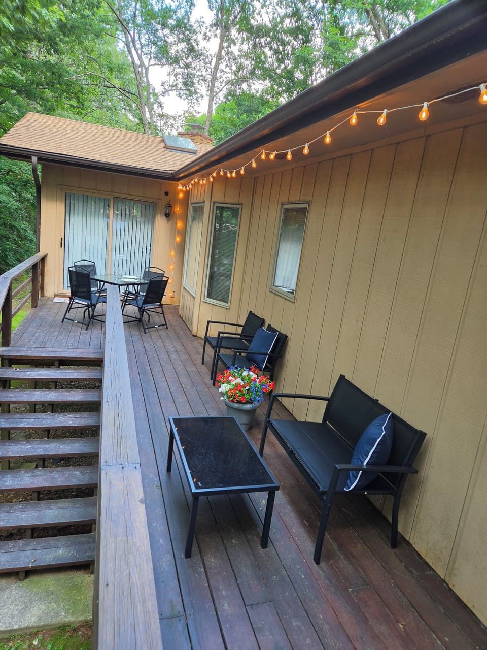Come relax or dine on the second deck with bistro light for night time time.