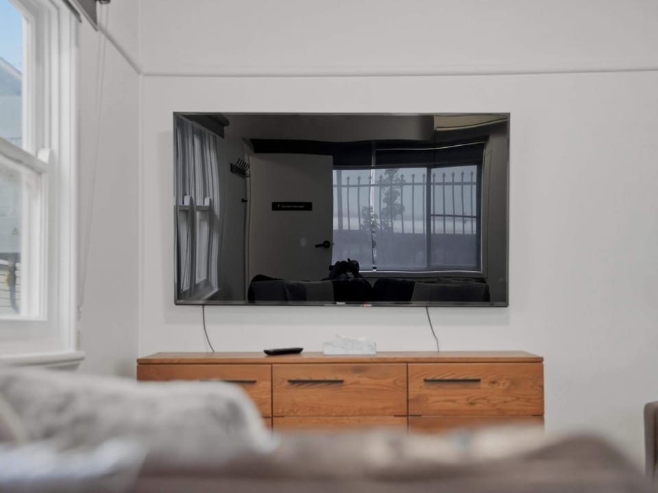 Studio 3 | Living Area + Smart TV + Desk 