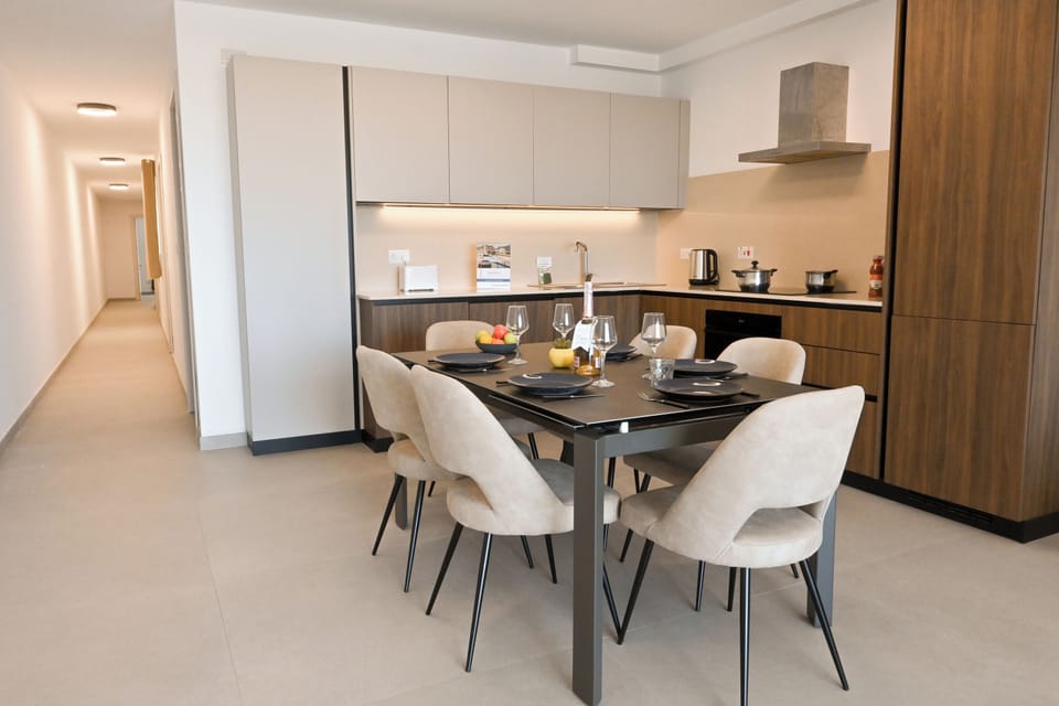Standard Apartment, 3 Bedrooms, Balcony (Pool And Sea - Modern Apart Sannat) | Dining