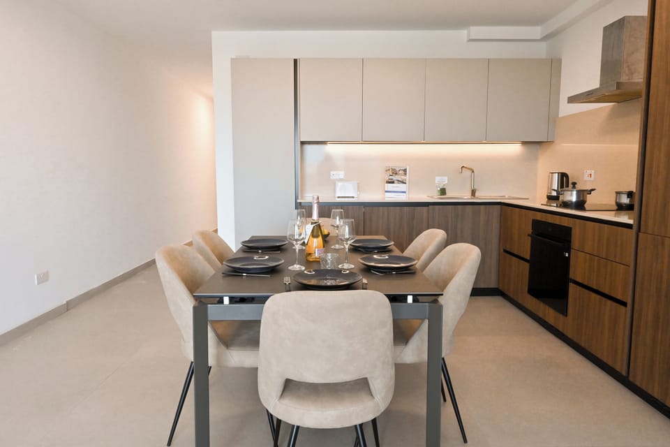 Standard Apartment, 3 Bedrooms, Balcony (Pool And Sea - Modern Apart Sannat) | Dining