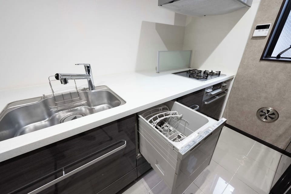 “Modern Kitchen｜Dishwasher｜Gas Stove｜Family Cooking｜Fully Equipped｜Perfect for Long Stays”