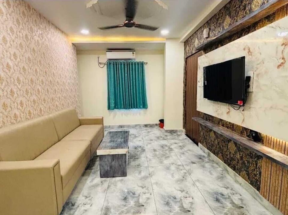 Deluxe Suite | Living area