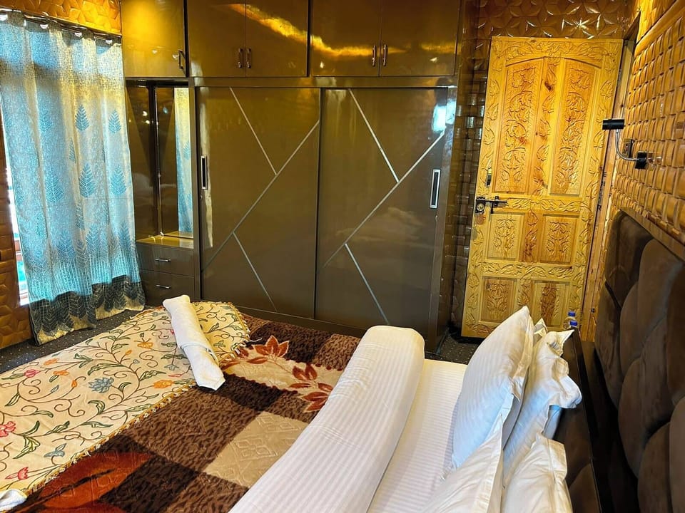 Deluxe Cottage, Lake View | WiFi (free)