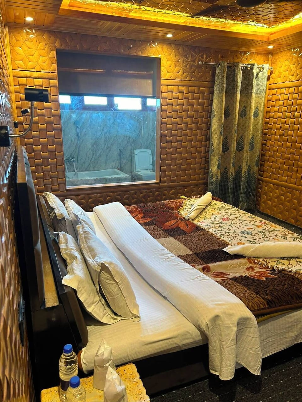 Deluxe Cottage, Lake View | WiFi (free)