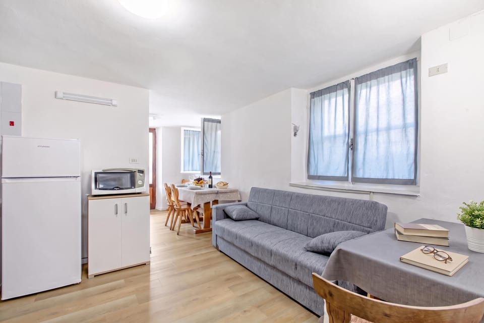 Family Apartment, 1 Bedroom, Microwave (Falesia Vertical Rock View) | Living area