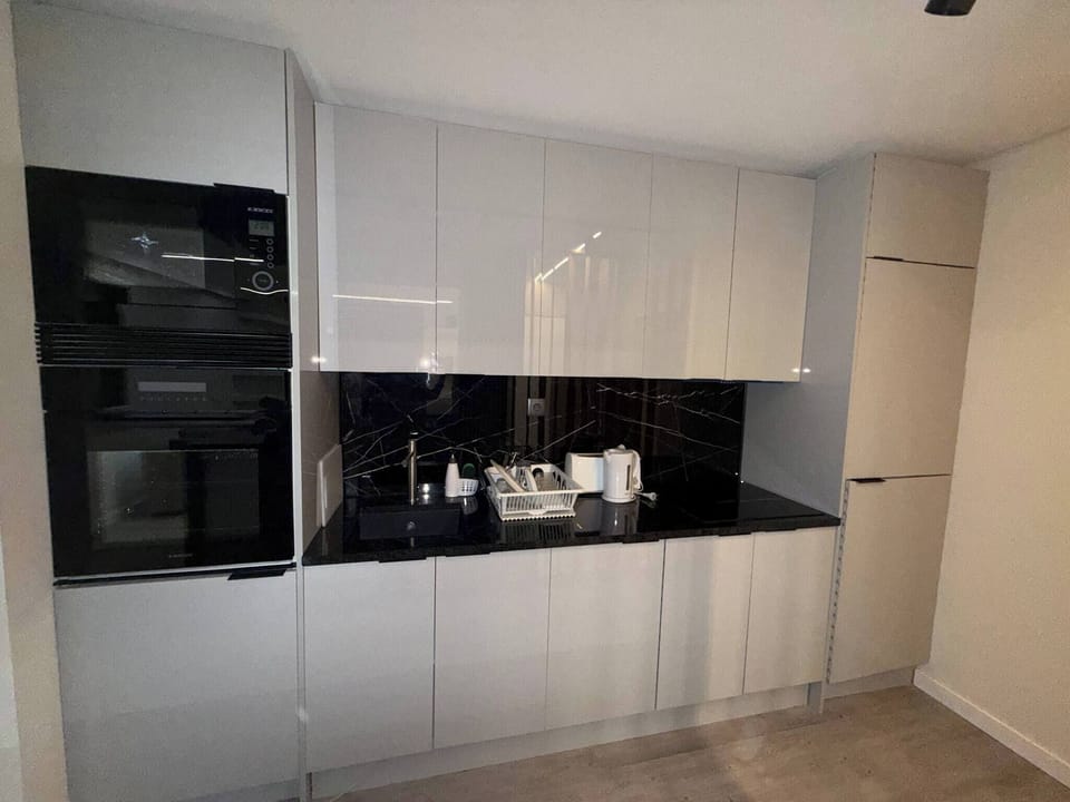 Apartment, 3 Bedrooms, Accessible, Smoking | Interior