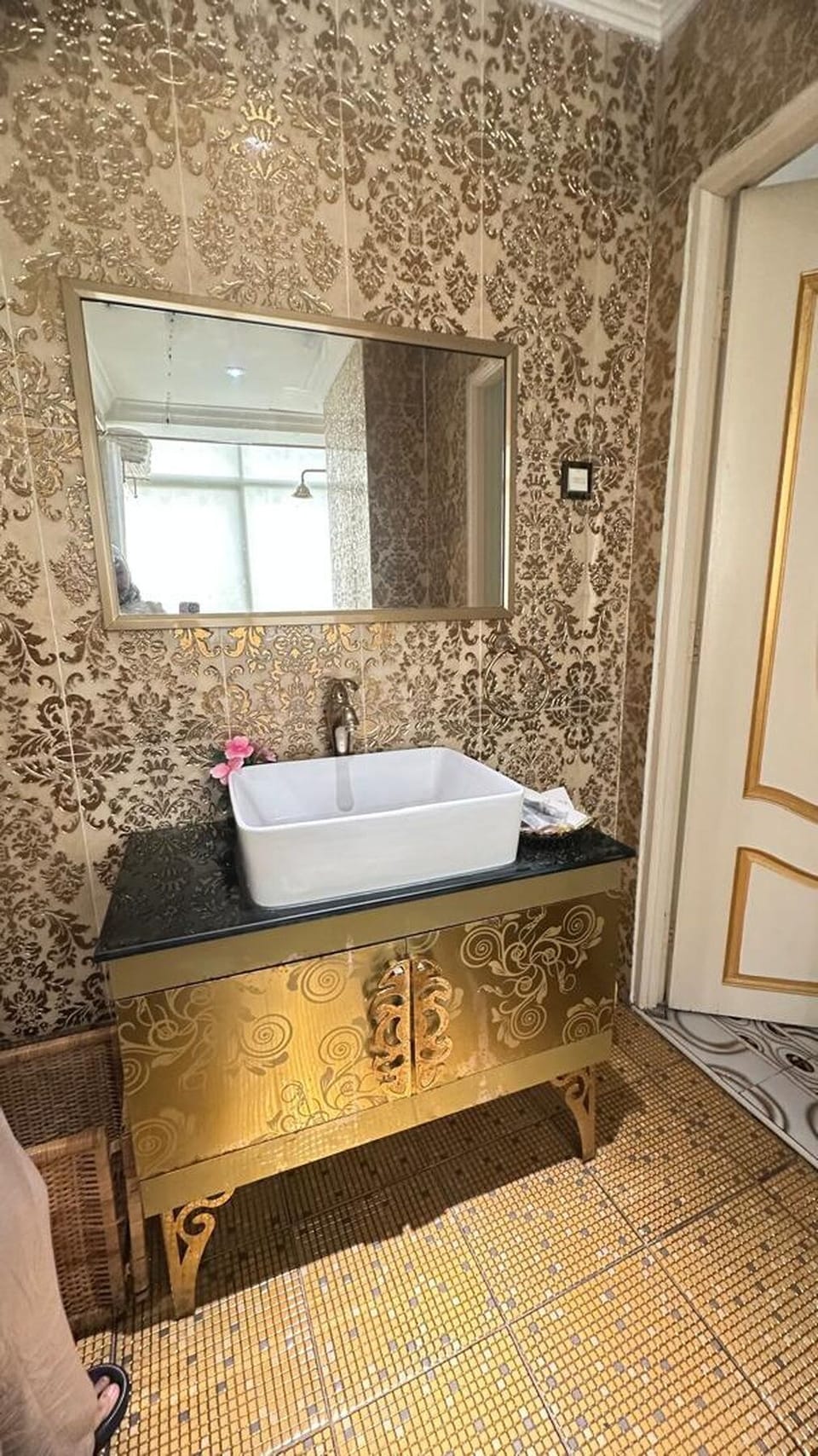 Apartment | Bathroom | Shower, hair dryer, bidet, towels