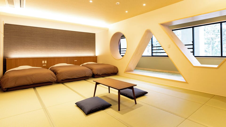 In-room safe, desk, WiFi (free), bed sheets