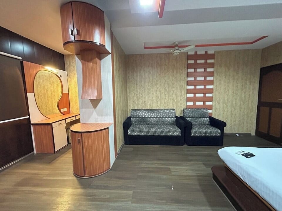 Studio Suite | WiFi (free), bed sheets