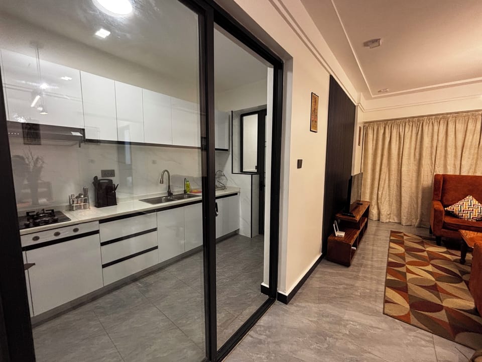 Apartment, 2 Bedrooms, Courtyard View | Living area