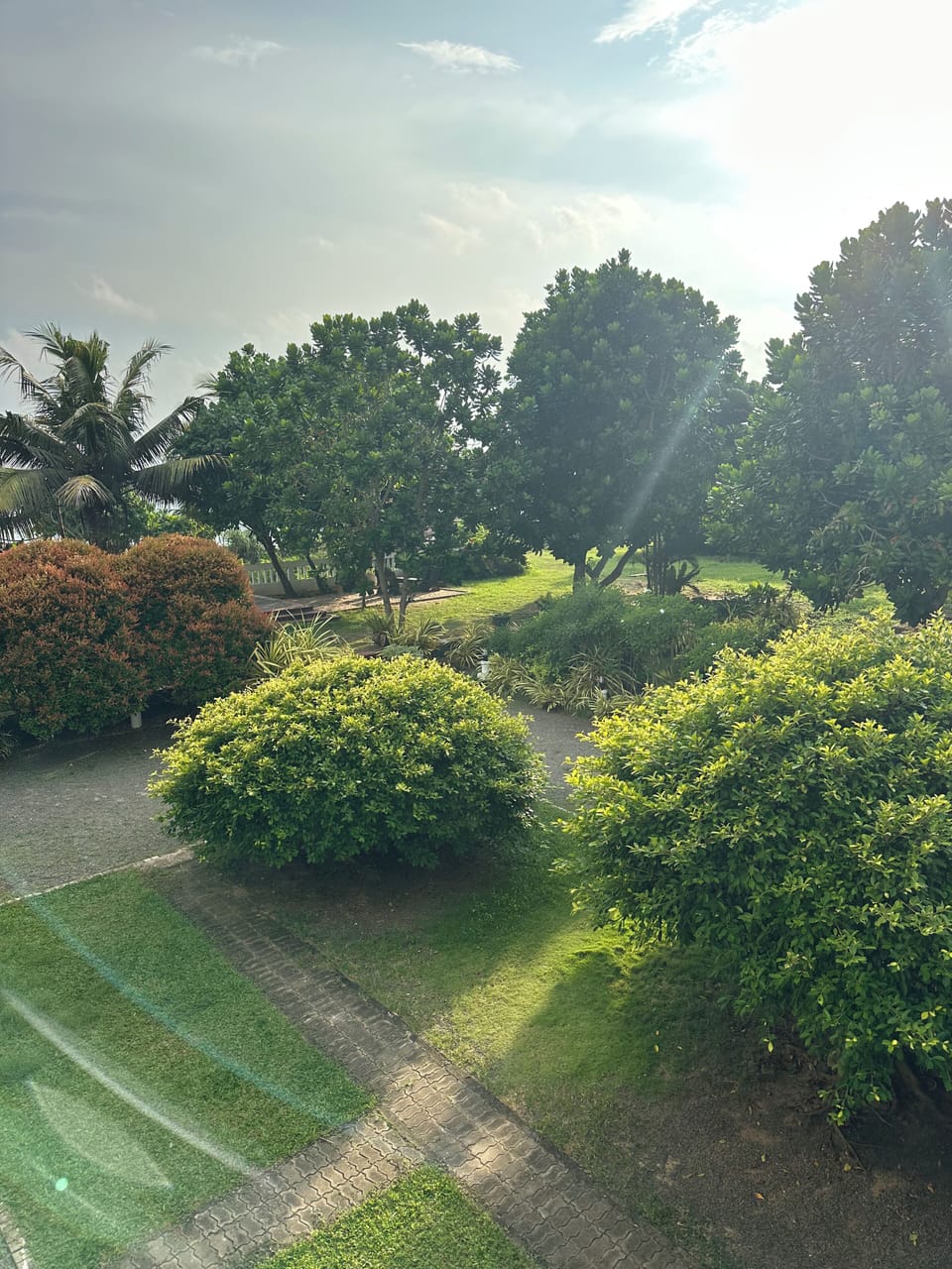 Suite, Lanai, Garden View | Property grounds