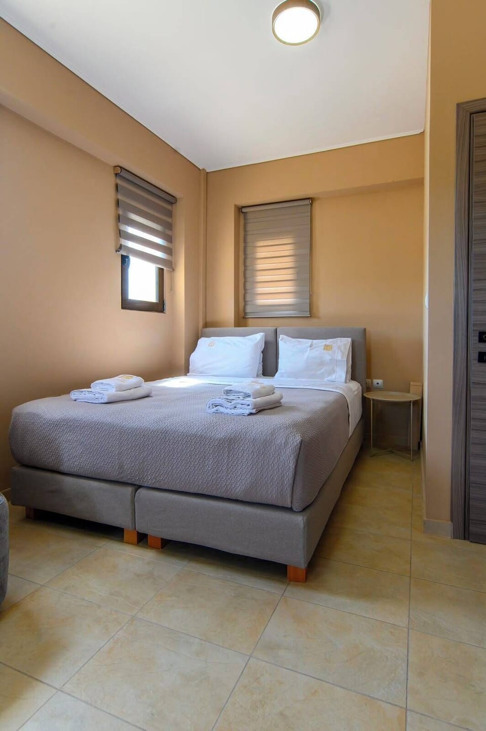 Comfort Twin Room, Mountain View | In-room safe, laptop workspace, blackout drapes, soundproofing