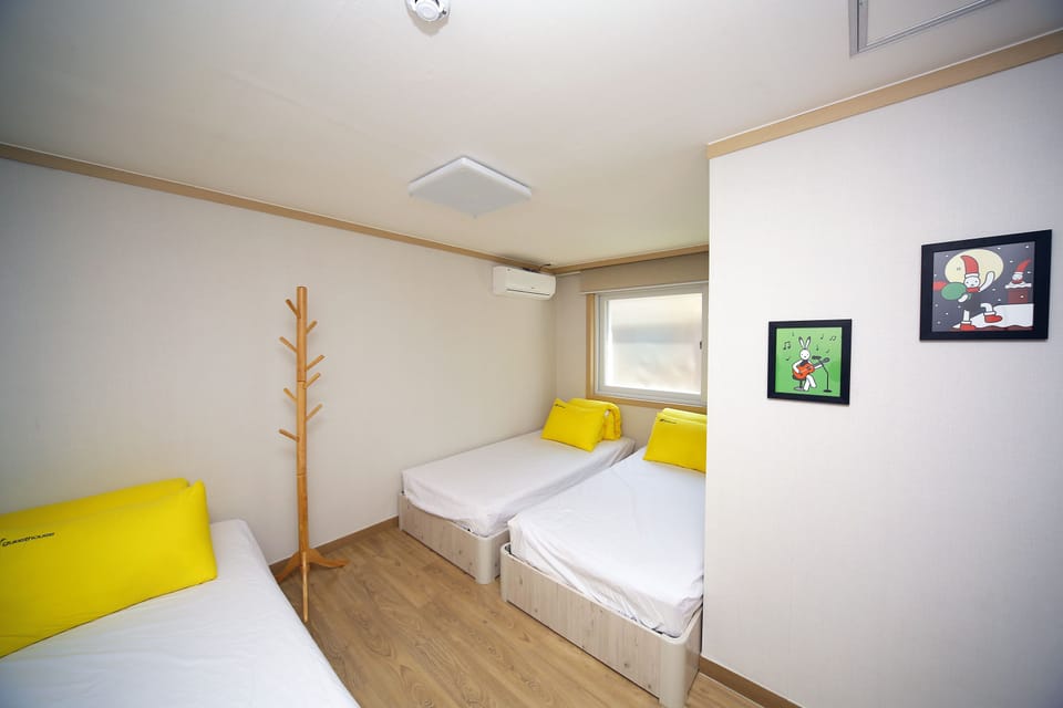 Standard Triple Room, Non Smoking, City View | 1 bedroom, premium bedding, free WiFi, bed sheets