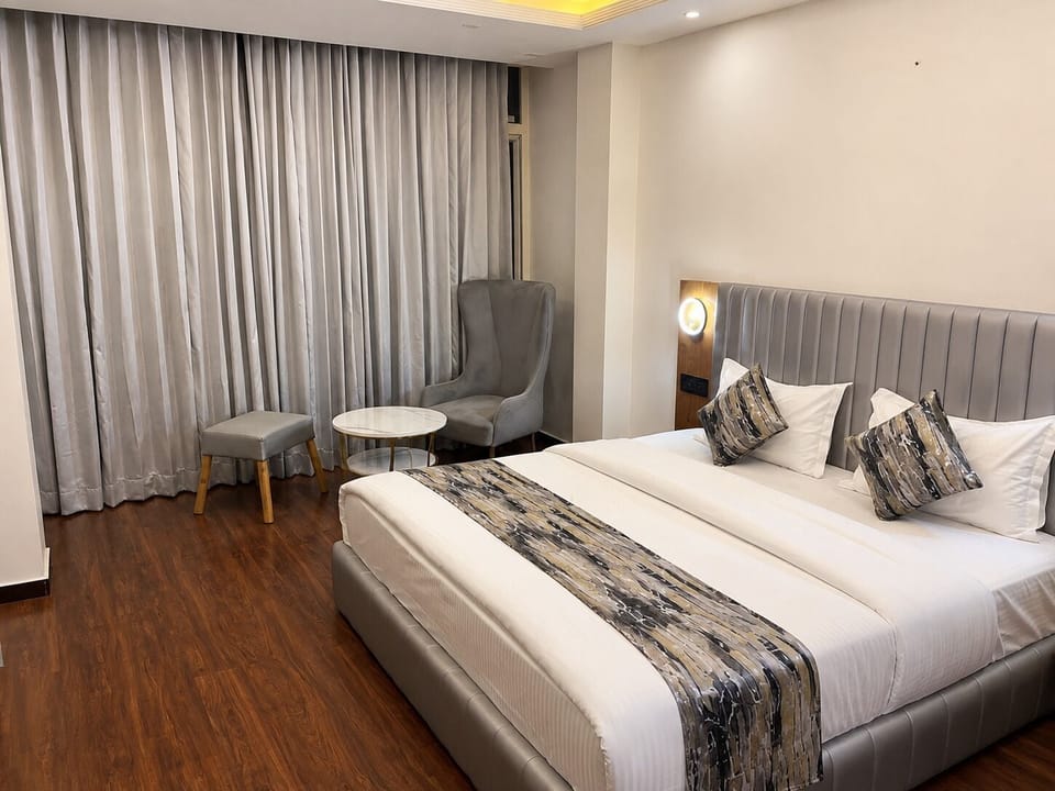 Basic Double Room | Laptop workspace, WiFi (free)