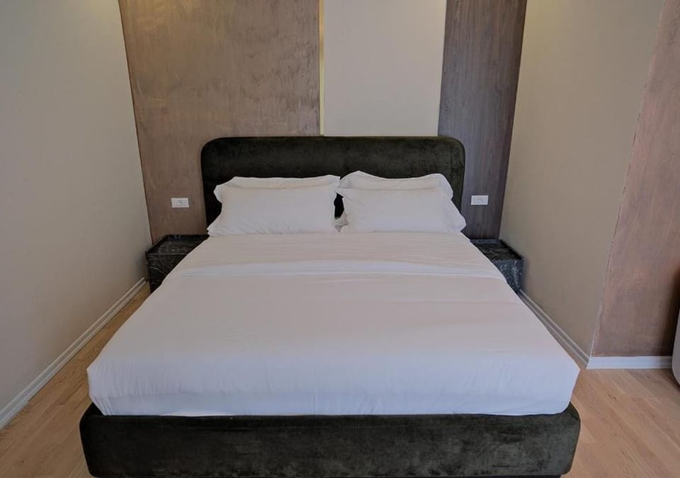 Deluxe Double Room | In-room safe, soundproofing, WiFi (free)