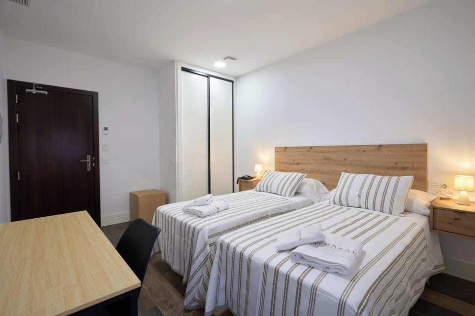 Standard Twin Room, Courtyard View | Egyptian cotton sheets, premium bedding, minibar, in-room safe