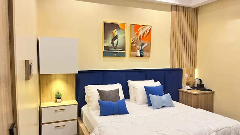Superior Room | In-room safe, desk, laptop workspace, soundproofing
