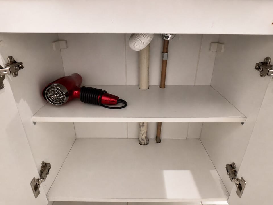 Studio | Bathroom | Shower, free toiletries, towels, soap