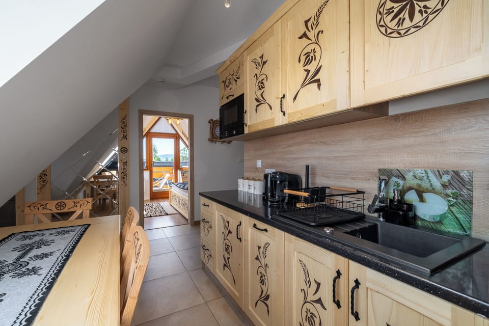 Apartment, Balcony, Mountain View | Private kitchenette