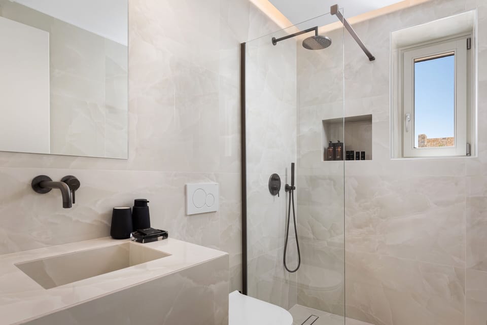 Eco-friendly toiletries, slippers