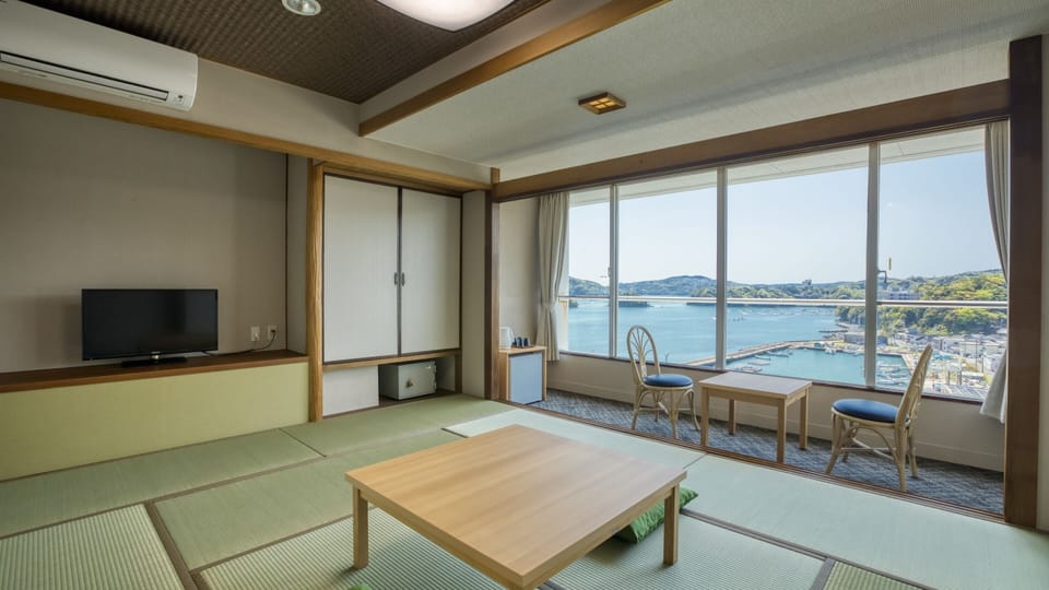 Ooedo Onsen Monogatari Premium Toba Saichoraku Hotel in Japan