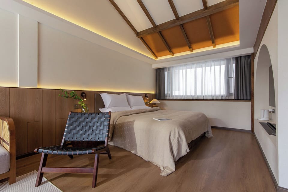 Senior Double Room | Blackout drapes, soundproofing, WiFi (free)