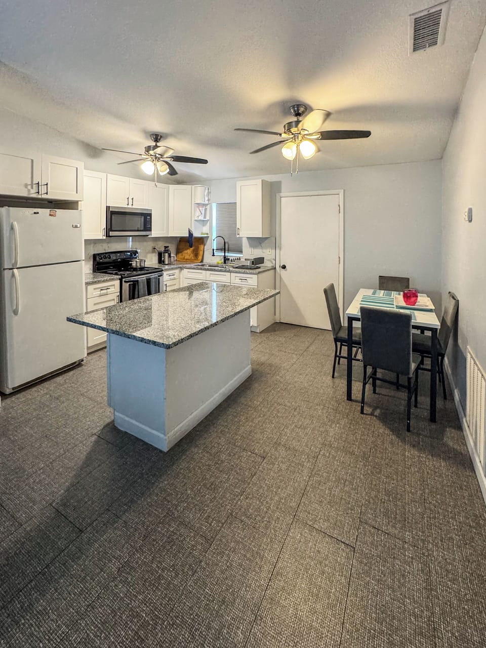Apartment, Patio | Private kitchen