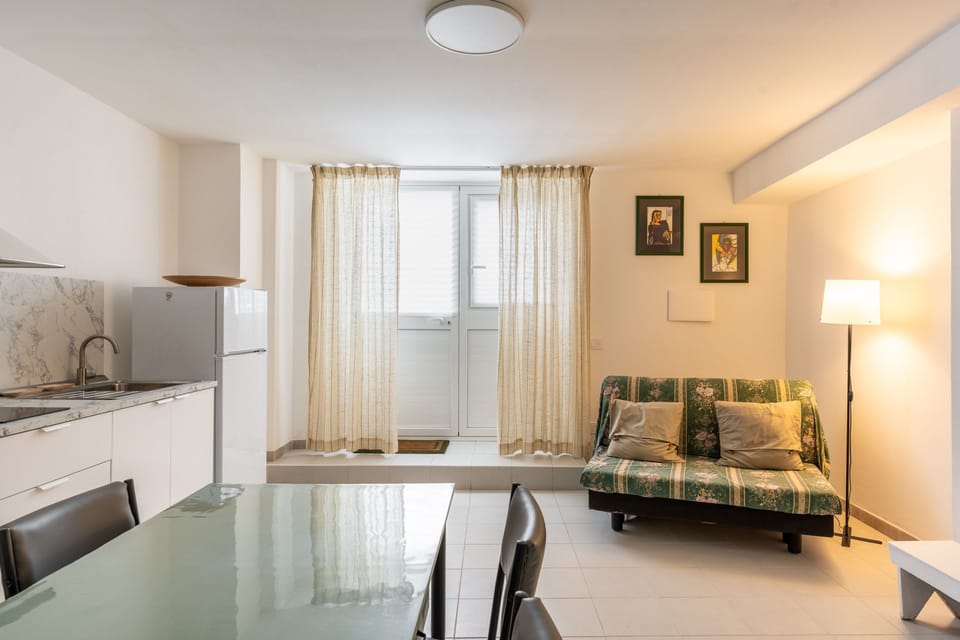 House | 1 bedroom