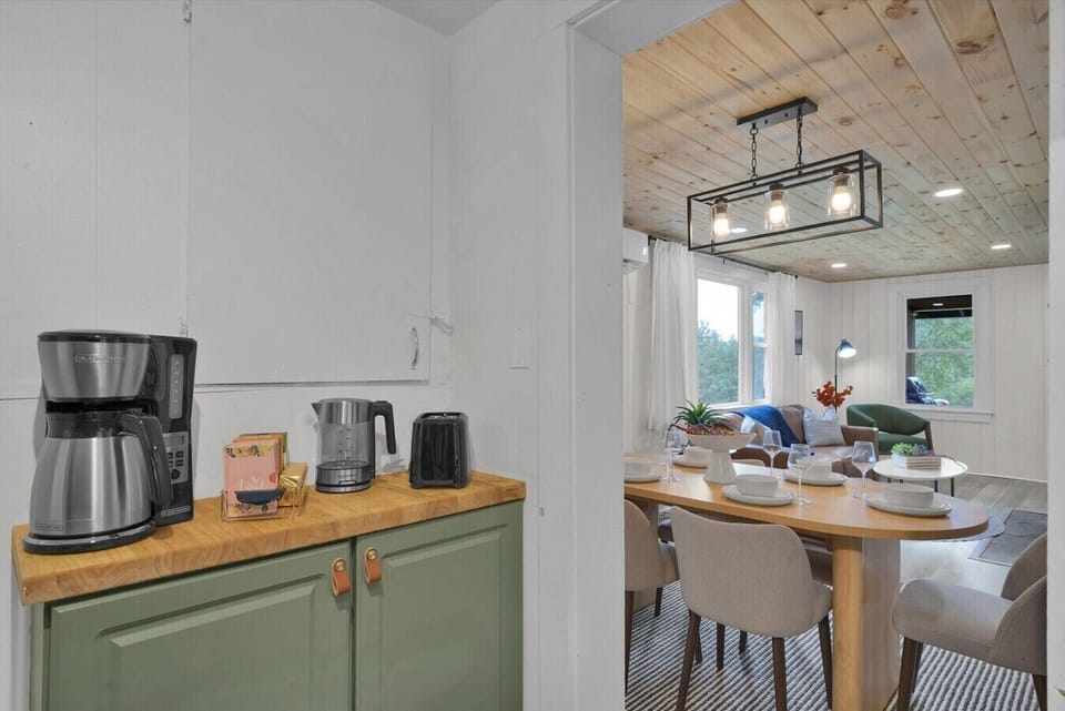 Start the morning your way with a dedicated coffee and tea station just steps from the dining table.