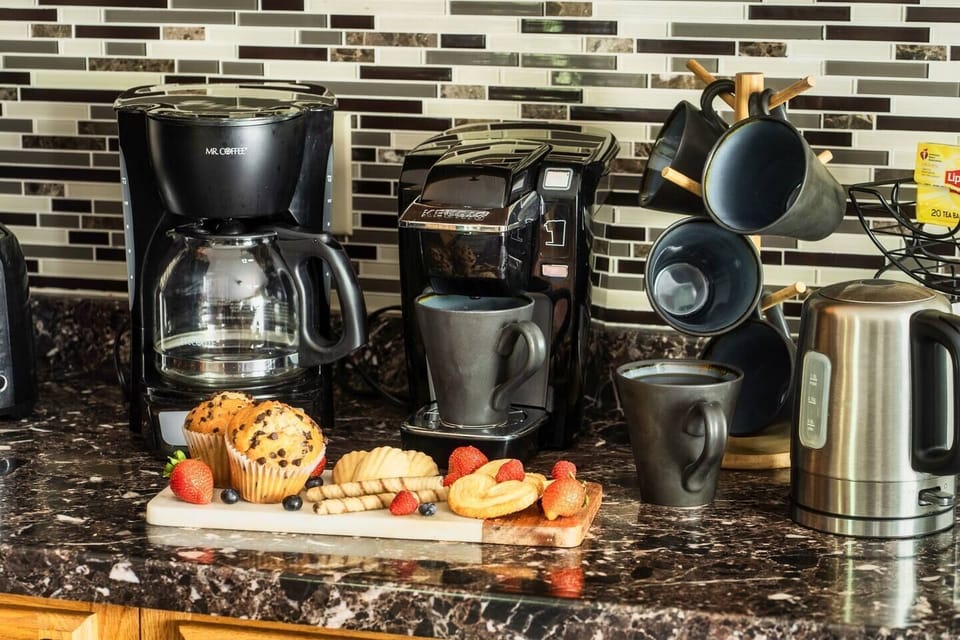 Our coffee bar is perfect for slow mornings.

(Please Note: Food and drinks are not included with reservation)