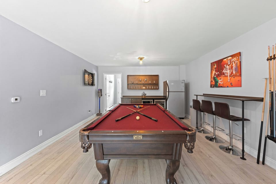Pool table