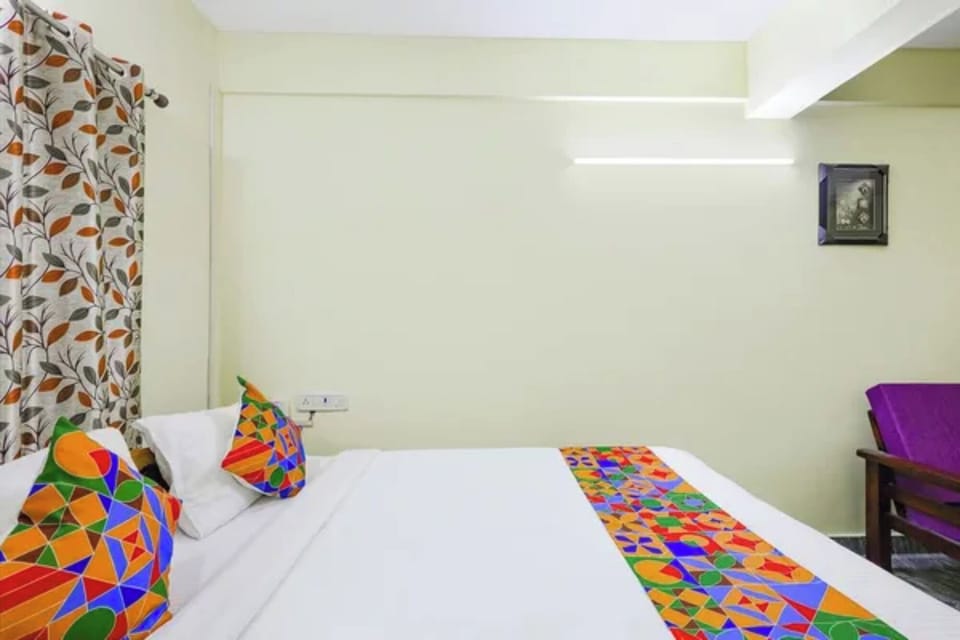 Egyptian cotton sheets, premium bedding, in-room safe, desk