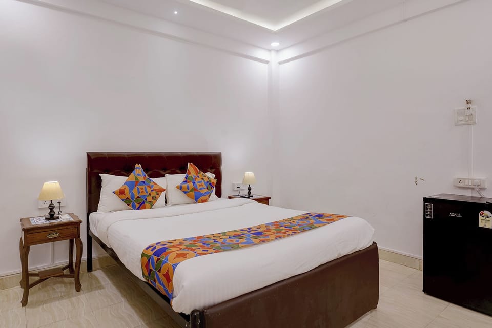 Egyptian cotton sheets, premium bedding, in-room safe, desk