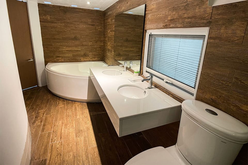 Beautiful Sea View Large Terrace - Quadruple Room | Bathroom | Hair dryer, slippers, towels, shampoo