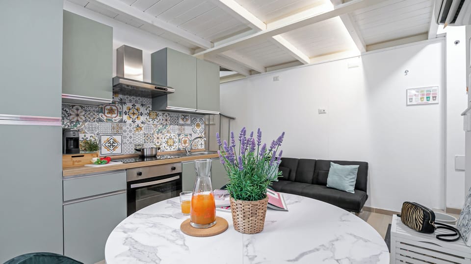 Apartment (1 Bedroom) | Private kitchen | Espresso maker, microwave, oven, stovetop