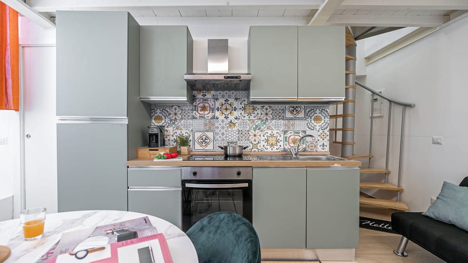 Apartment (1 Bedroom) | Private kitchen | Espresso maker, microwave, oven, stovetop