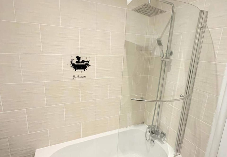 Combined shower/tub, deep soaking tub