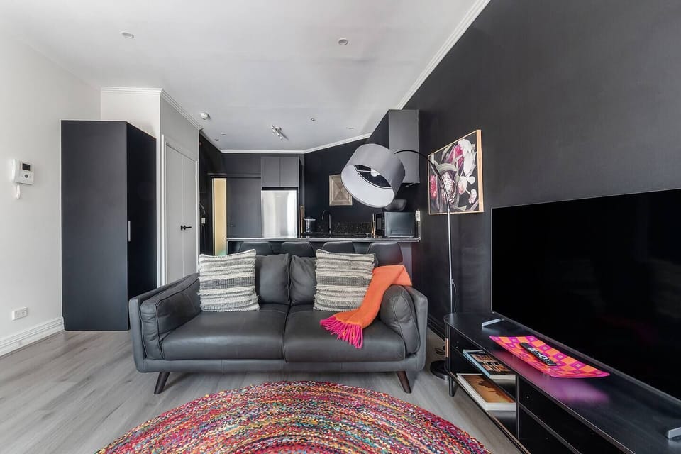 Relax on the leather lounge or stream your favourite show after a long day exploring the CBD’s hidden laneways.